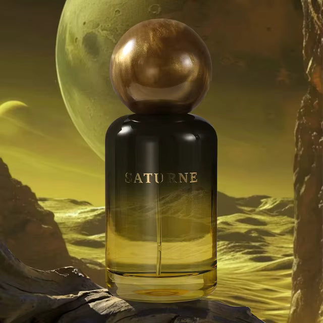 Perfume Saturne, diseñada con un aire de misterio