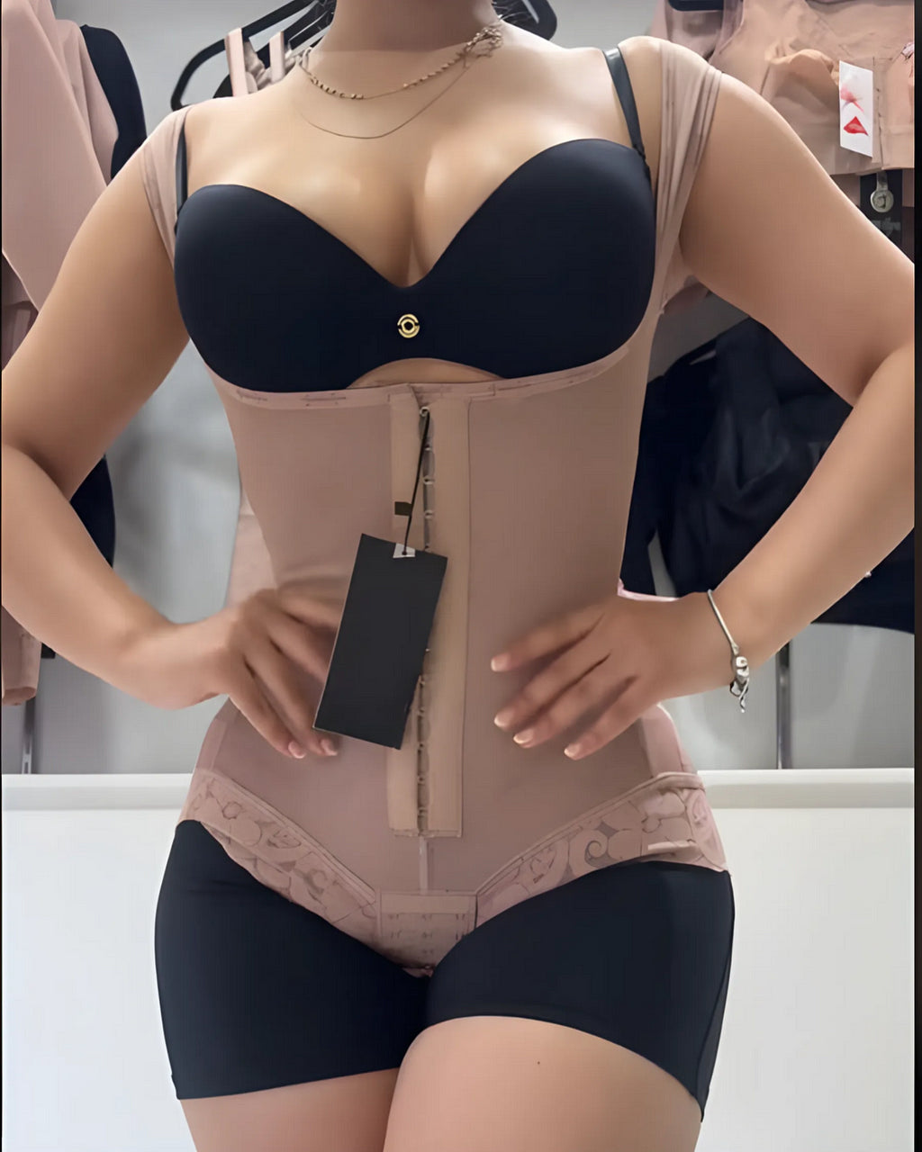 Faja con control de abdomen y cierre a presión
